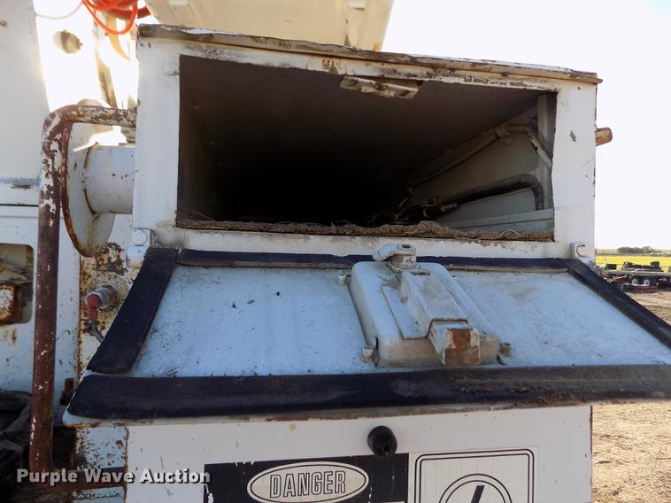 image for item DB9107 1995 Chevrolet Kodiak C6500 bucket truck