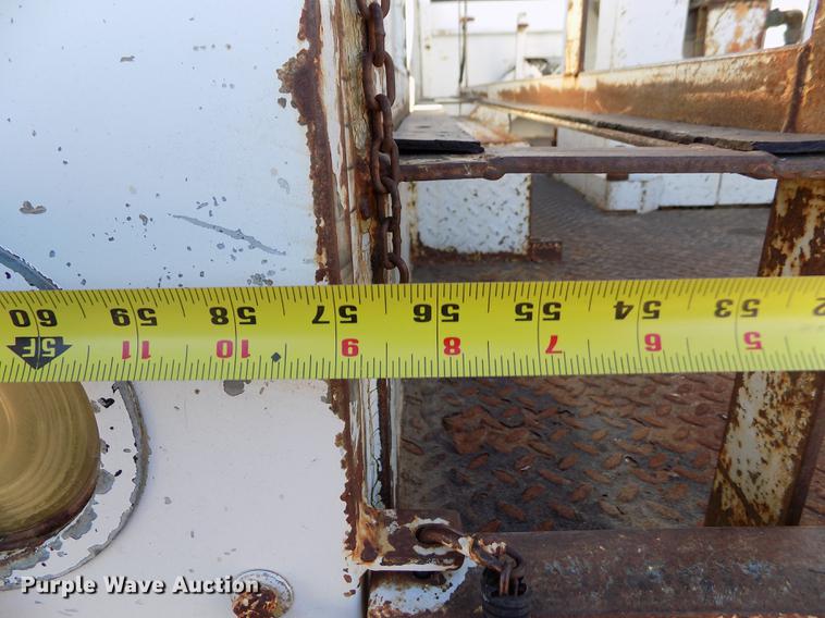 image for item DB9107 1995 Chevrolet Kodiak C6500 bucket truck