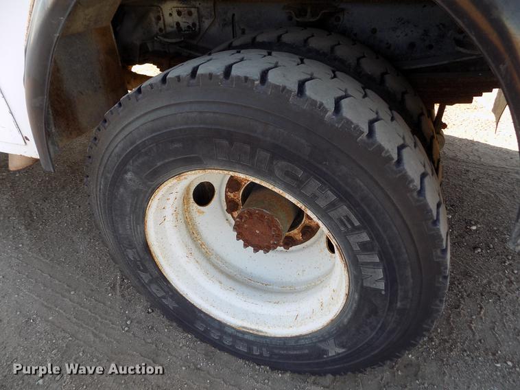 image for item DB9107 1995 Chevrolet Kodiak C6500 bucket truck