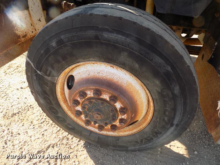 image for item DB9107 1995 Chevrolet Kodiak C6500 bucket truck