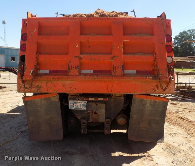 image for item DD3465 1993 Ford LT9000 dump truck