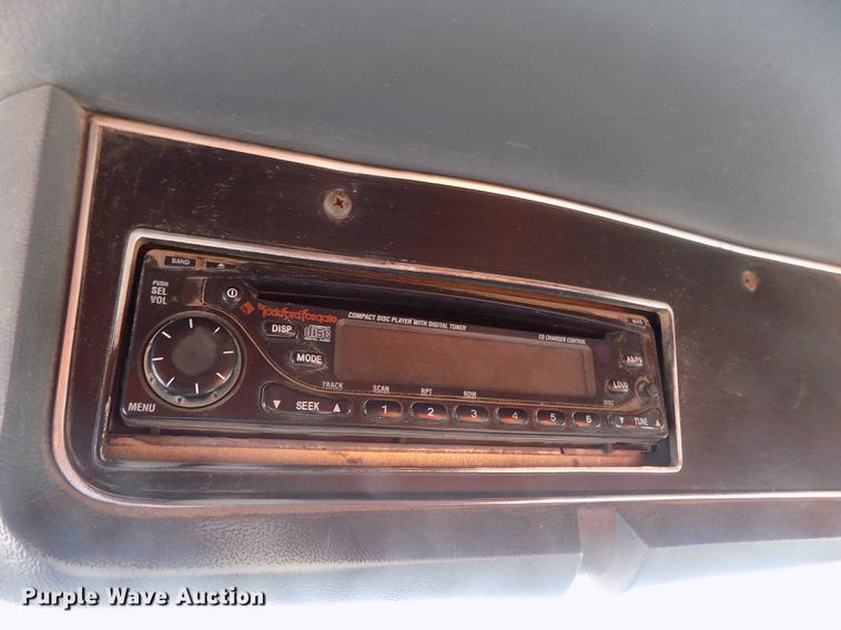 image for item DD3465 1993 Ford LT9000 dump truck