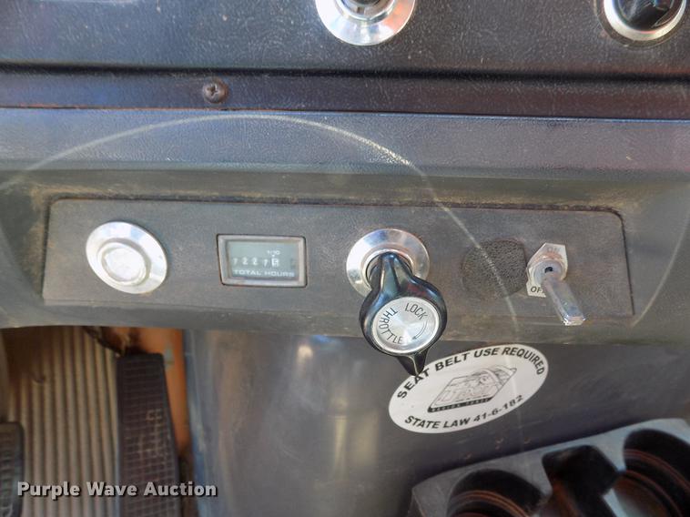 image for item DD3465 1993 Ford LT9000 dump truck