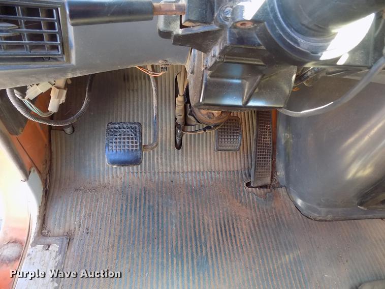 image for item DD3465 1993 Ford LT9000 dump truck