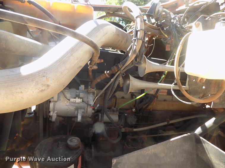 image for item DD3465 1993 Ford LT9000 dump truck