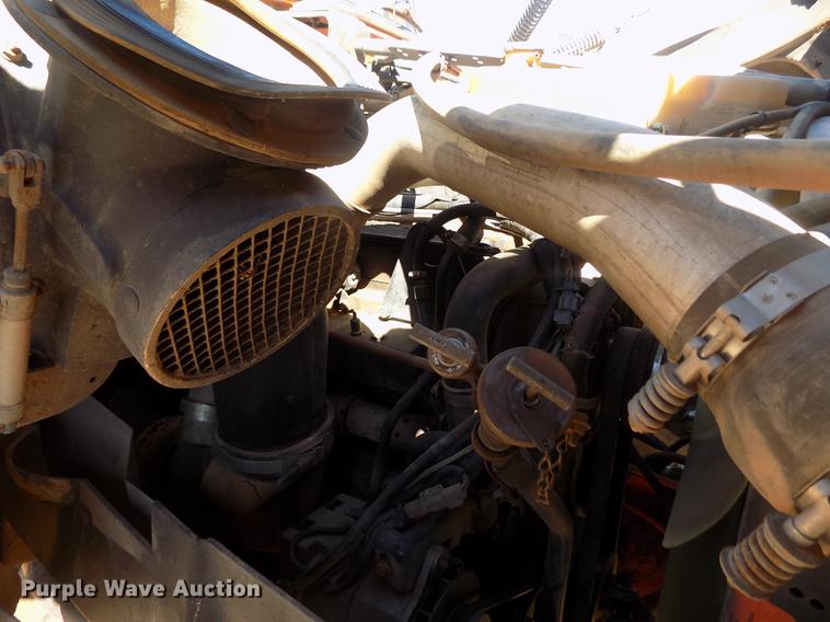 image for item DD3465 1993 Ford LT9000 dump truck