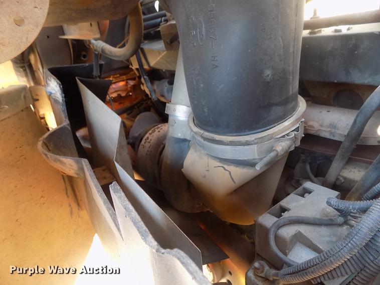 image for item DD3465 1993 Ford LT9000 dump truck