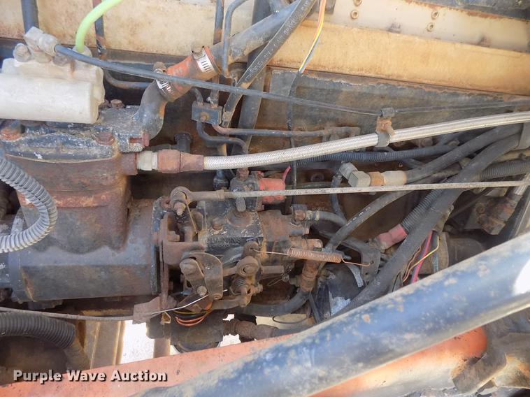 image for item DD3465 1993 Ford LT9000 dump truck