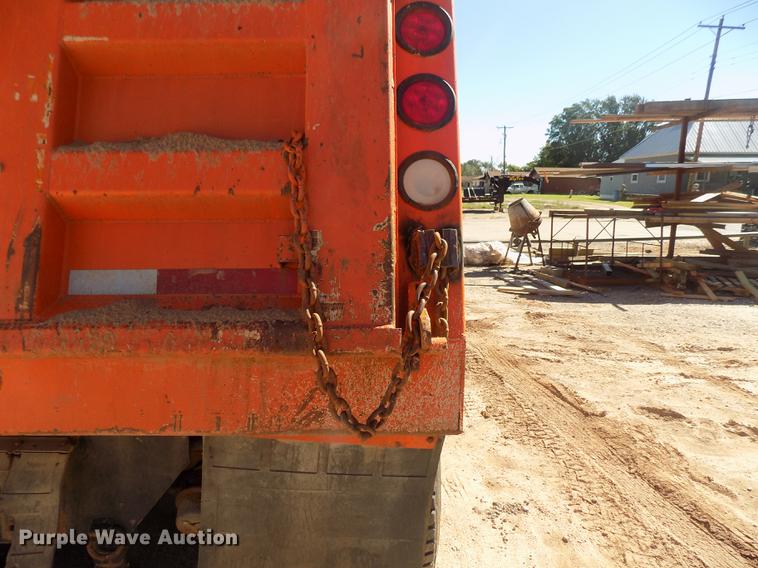 image for item DD3465 1993 Ford LT9000 dump truck