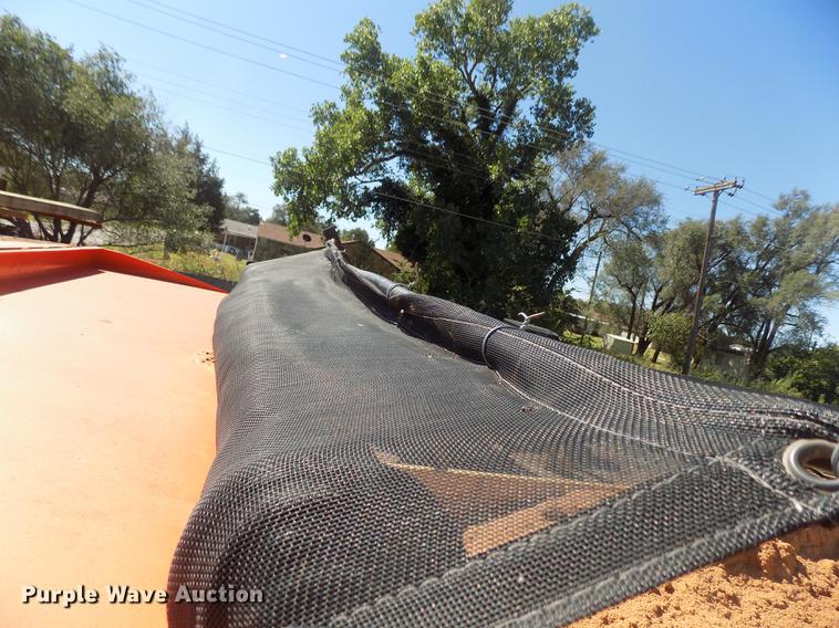 image for item DD3465 1993 Ford LT9000 dump truck