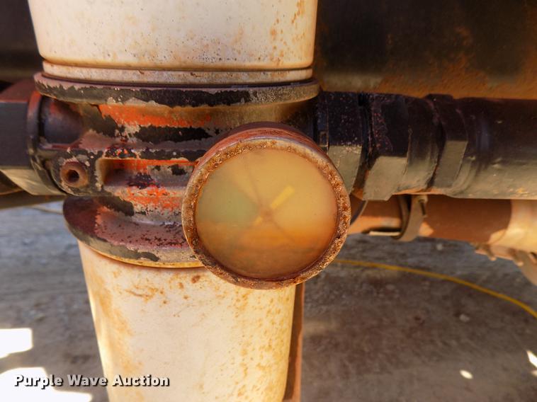 image for item DD3465 1993 Ford LT9000 dump truck