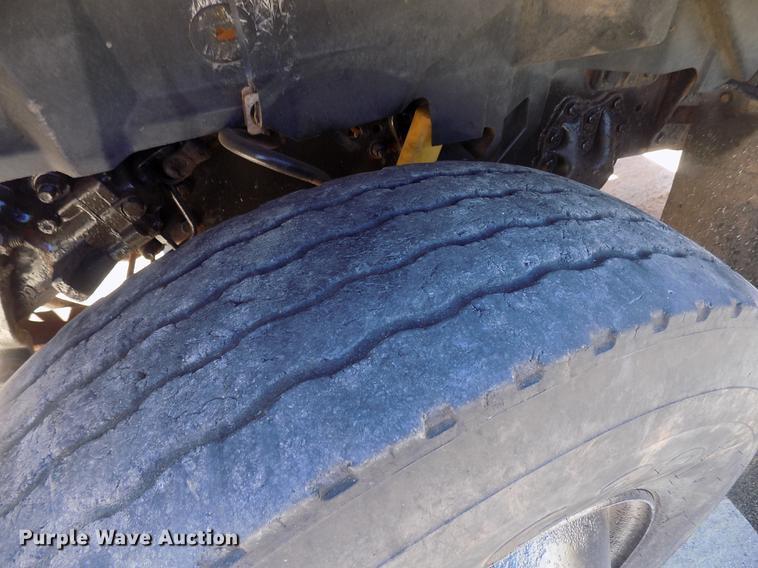 image for item DD3465 1993 Ford LT9000 dump truck