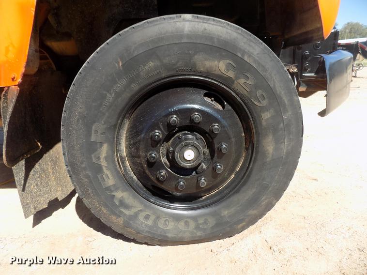 image for item DD3465 1993 Ford LT9000 dump truck