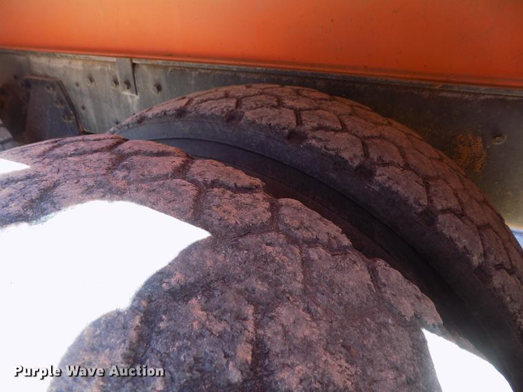 image for item DD3465 1993 Ford LT9000 dump truck