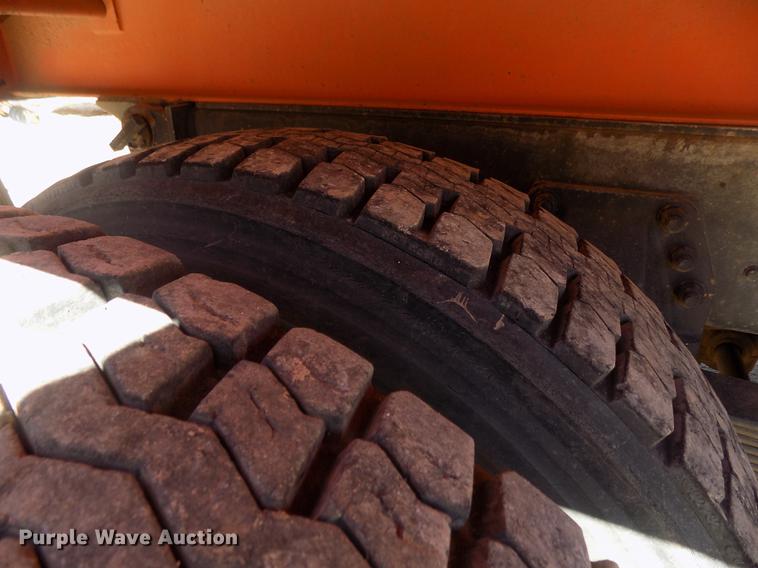 image for item DD3465 1993 Ford LT9000 dump truck