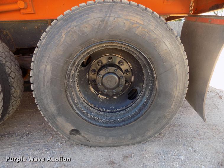 image for item DD3465 1993 Ford LT9000 dump truck