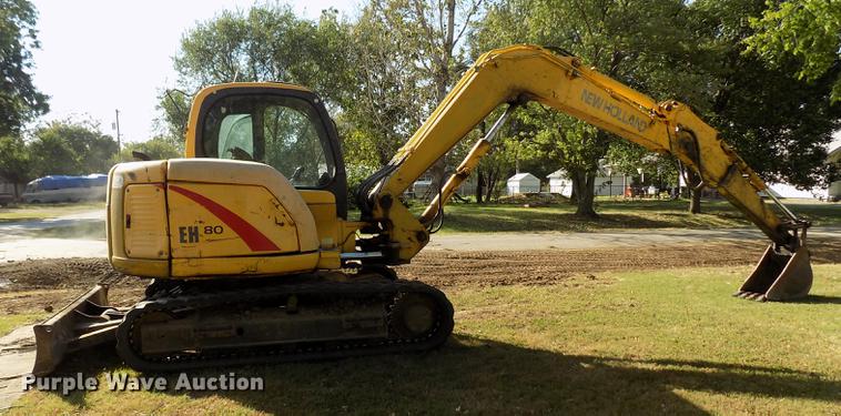 image for item DD3468 2005 New Holland EH80 excavator
