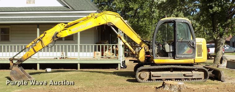 image for item DD3468 2005 New Holland EH80 excavator