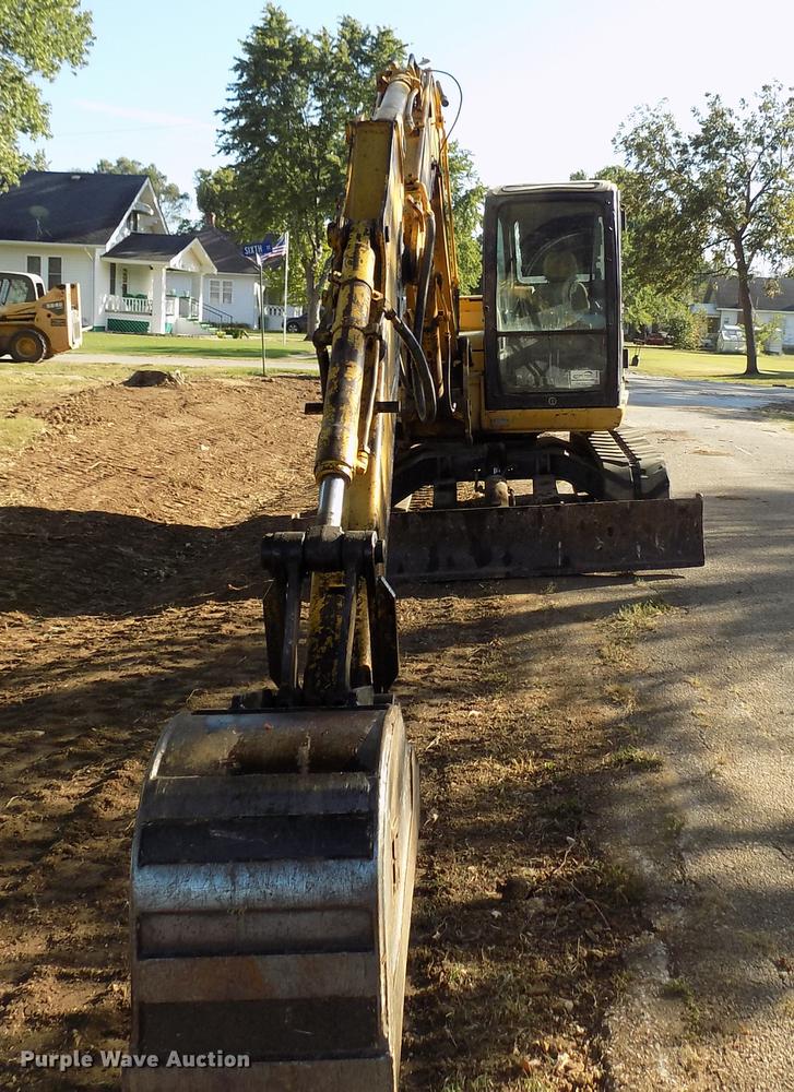 image for item DD3468 2005 New Holland EH80 excavator