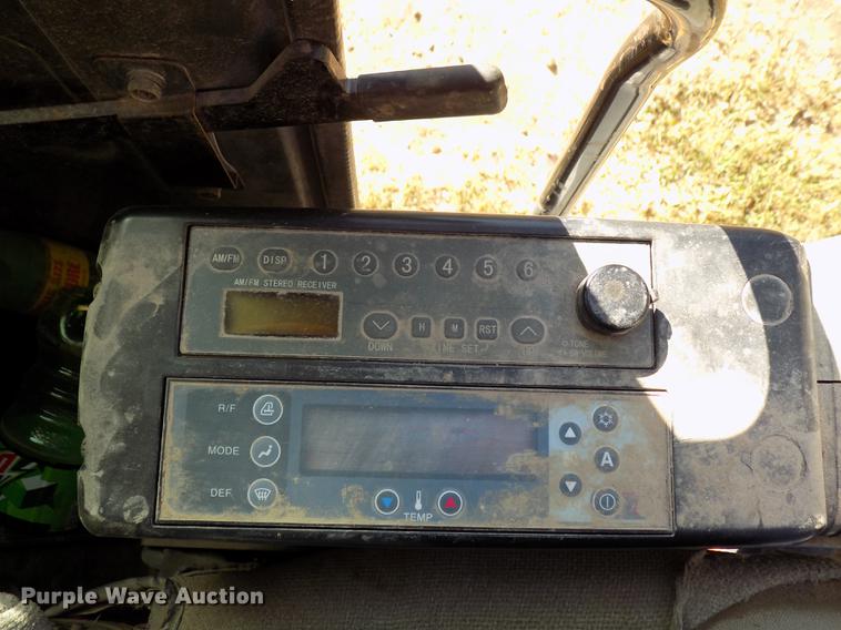 image for item DD3468 2005 New Holland EH80 excavator