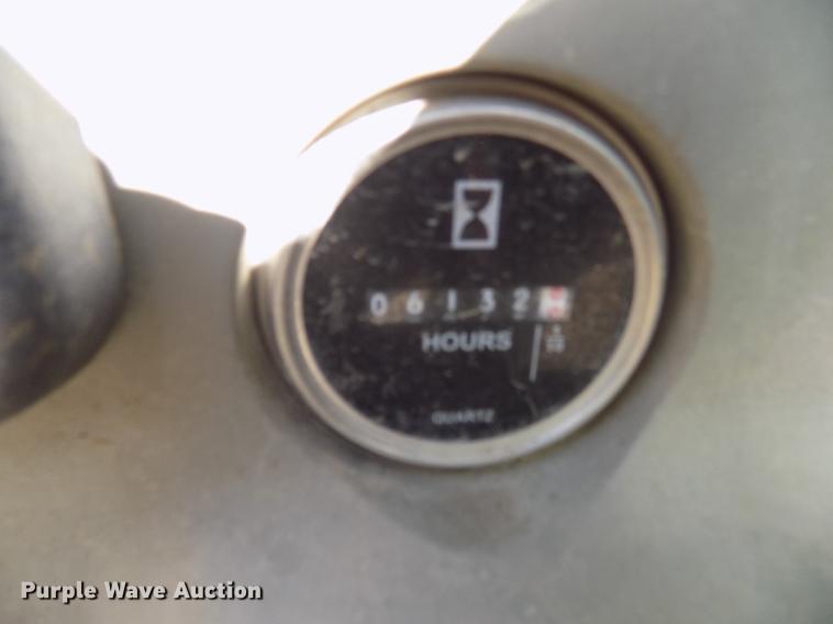 image for item DD3468 2005 New Holland EH80 excavator