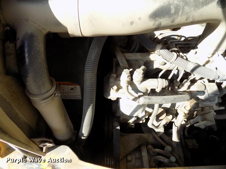 image for item DD3468 2005 New Holland EH80 excavator