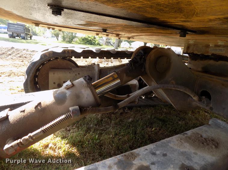 image for item DD3468 2005 New Holland EH80 excavator