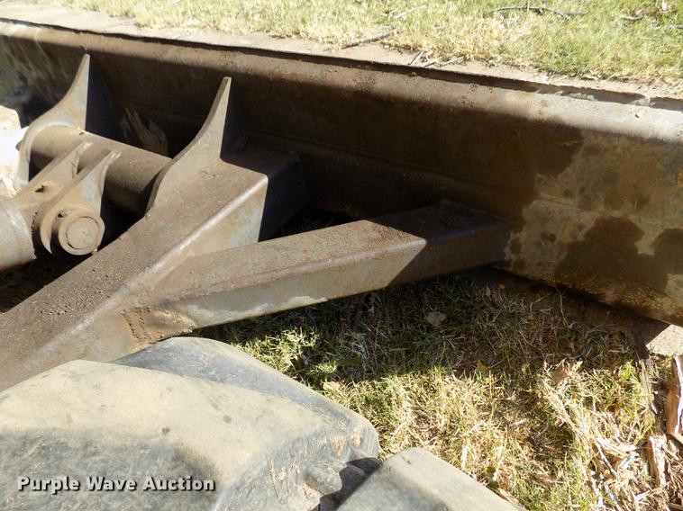 image for item DD3468 2005 New Holland EH80 excavator