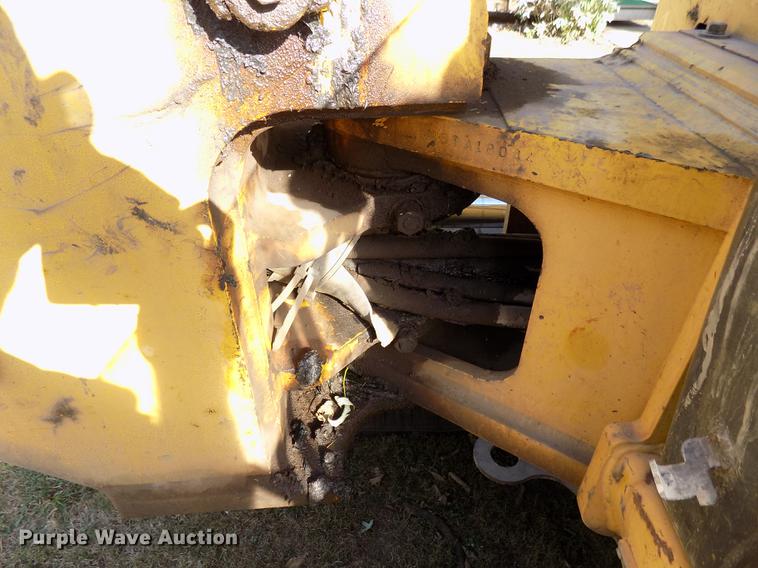 image for item DD3468 2005 New Holland EH80 excavator