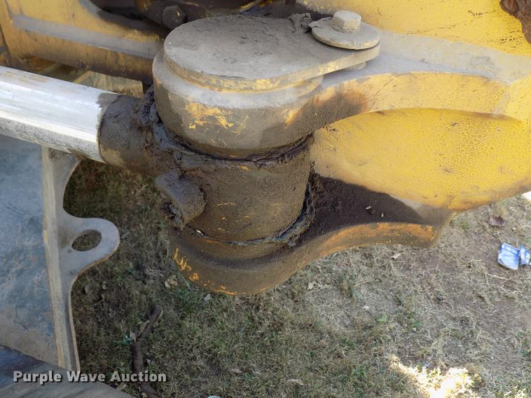 image for item DD3468 2005 New Holland EH80 excavator