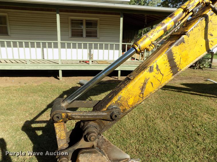 image for item DD3468 2005 New Holland EH80 excavator