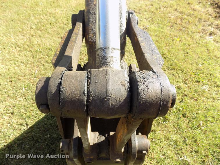 image for item DD3468 2005 New Holland EH80 excavator