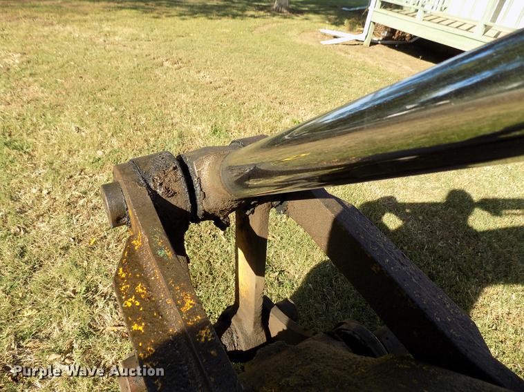 image for item DD3468 2005 New Holland EH80 excavator