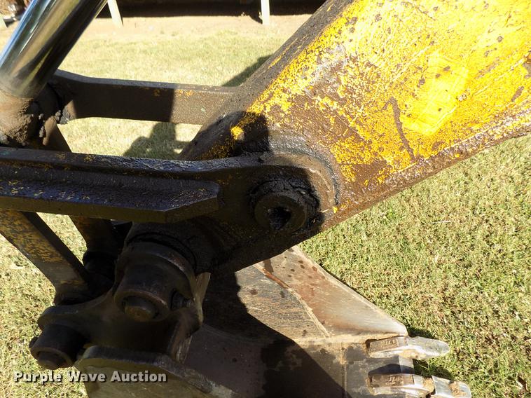 image for item DD3468 2005 New Holland EH80 excavator