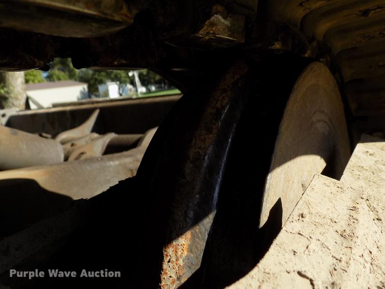 image for item DD3468 2005 New Holland EH80 excavator