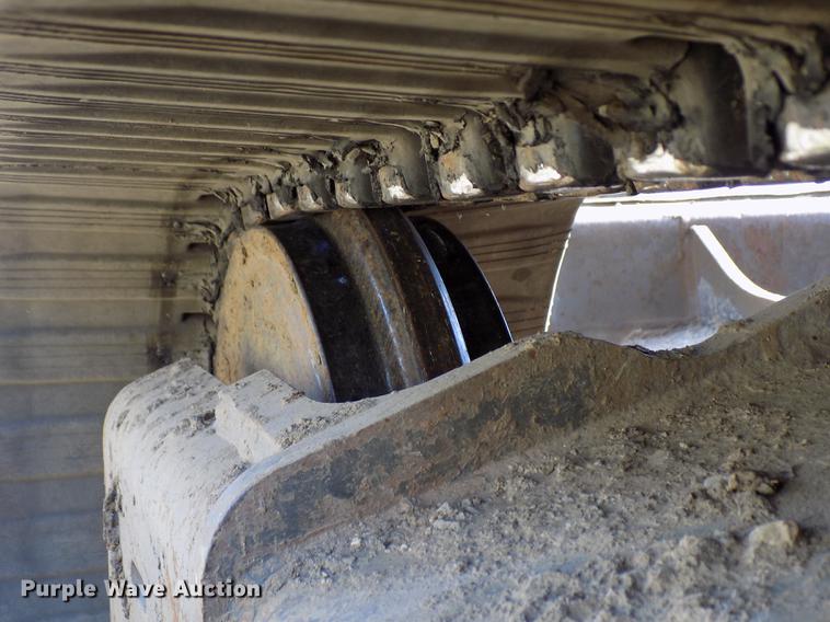 image for item DD3468 2005 New Holland EH80 excavator