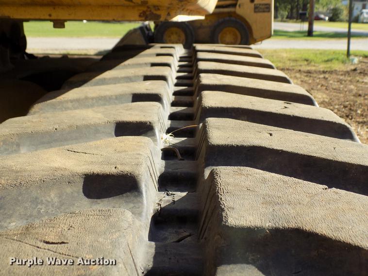 image for item DD3468 2005 New Holland EH80 excavator