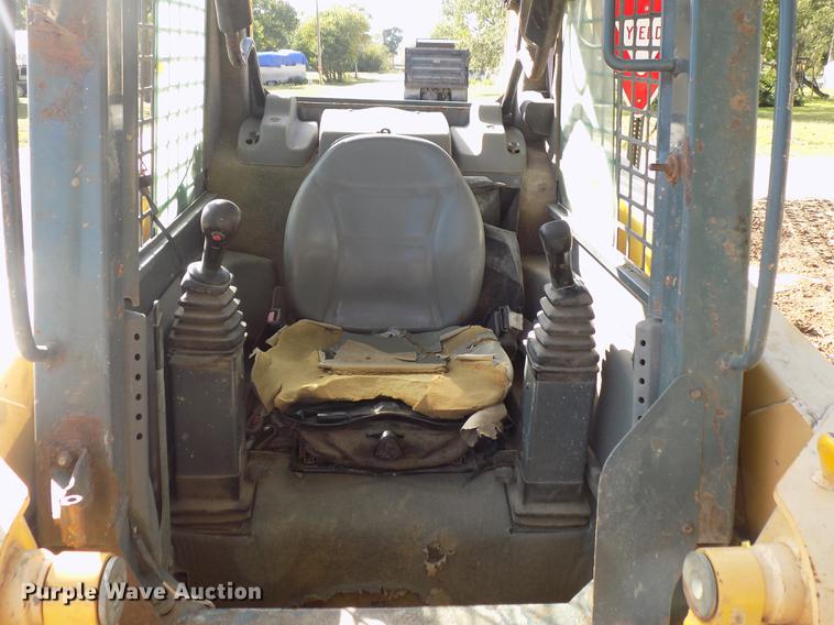 image for item DD3469 2008 Gehl 5640 skid steer