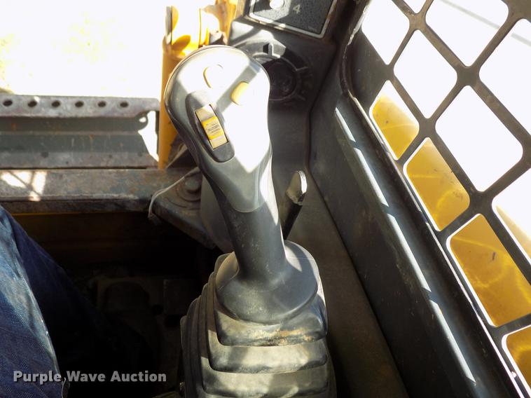 image for item DD3469 2008 Gehl 5640 skid steer