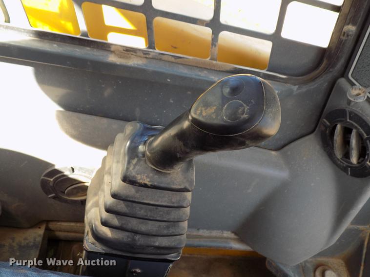 image for item DD3469 2008 Gehl 5640 skid steer
