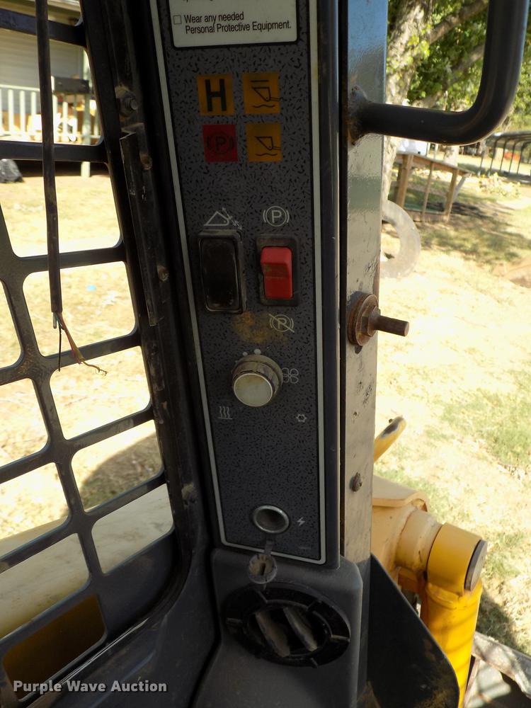 image for item DD3469 2008 Gehl 5640 skid steer