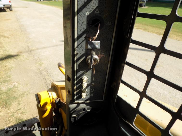 image for item DD3469 2008 Gehl 5640 skid steer