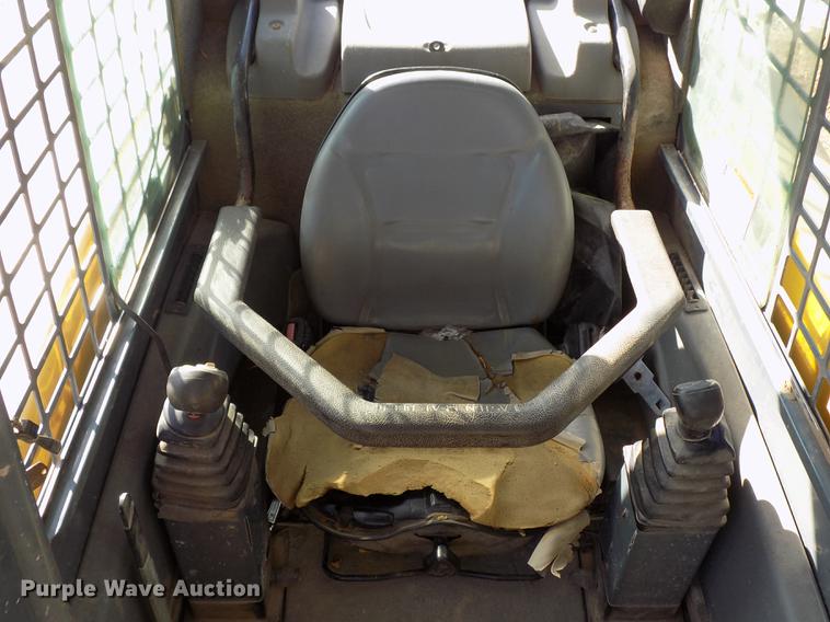 image for item DD3469 2008 Gehl 5640 skid steer