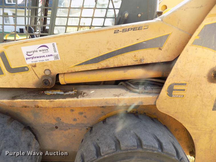 image for item DD3469 2008 Gehl 5640 skid steer