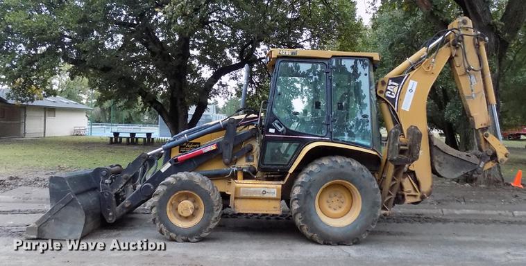 image for item DD3470 Caterpillar 420D backhoe