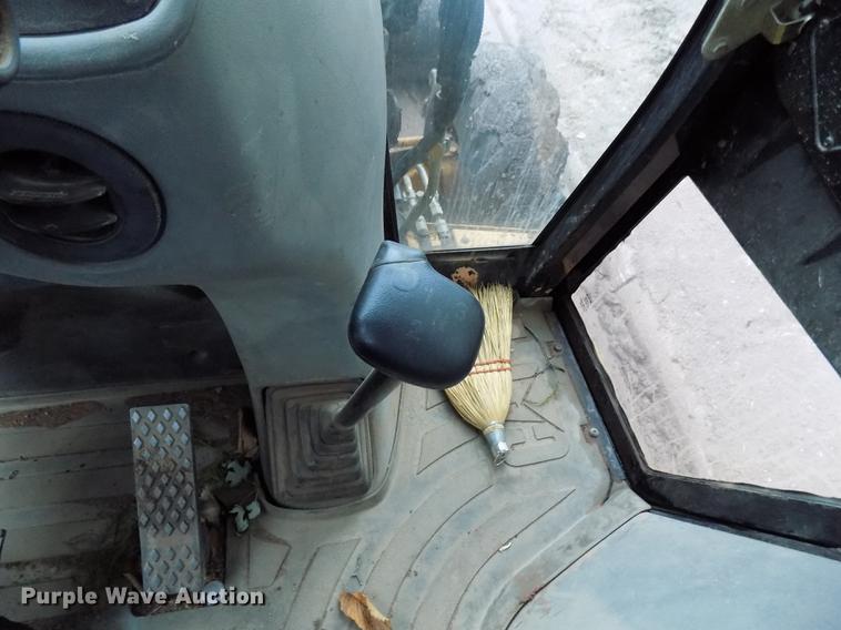 image for item DD3470 Caterpillar 420D backhoe