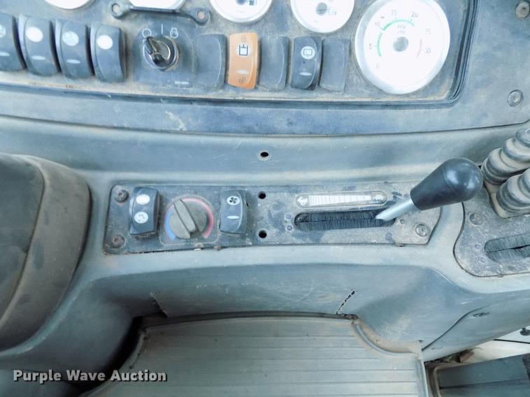 image for item DD3470 Caterpillar 420D backhoe