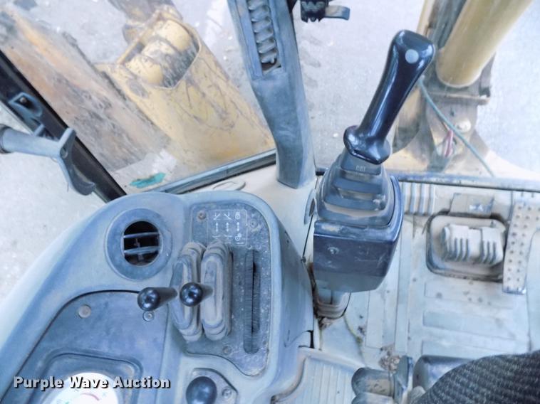 image for item DD3470 Caterpillar 420D backhoe
