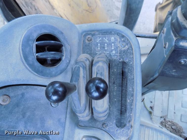 image for item DD3470 Caterpillar 420D backhoe