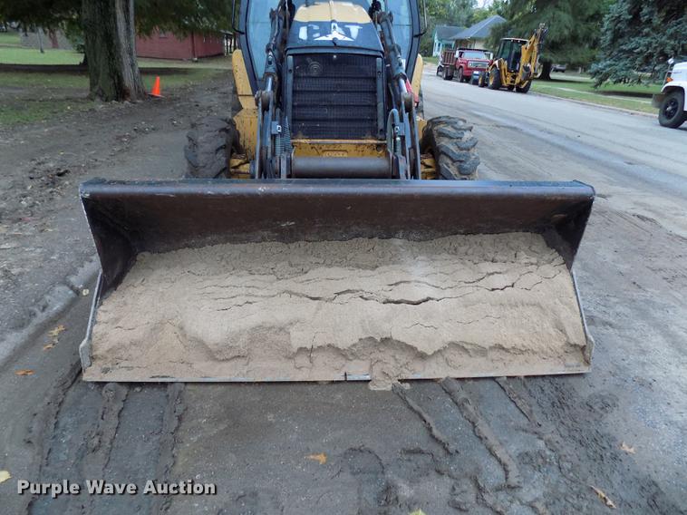 image for item DD3470 Caterpillar 420D backhoe